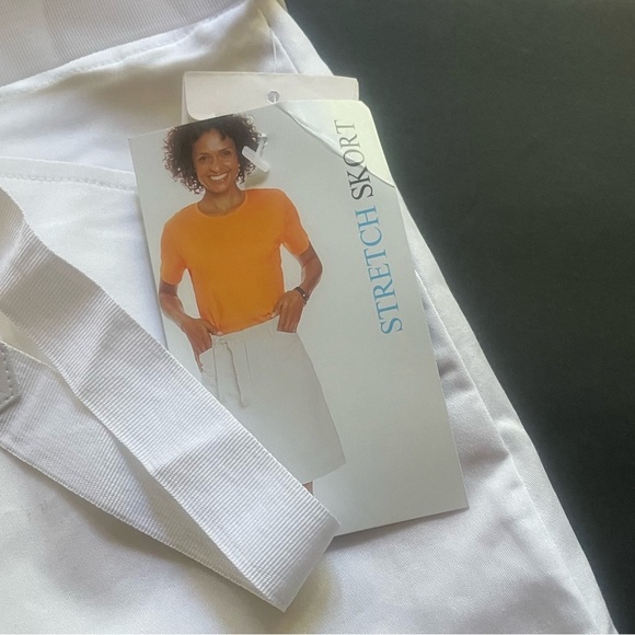 White Women’s Casual Tennis-Core, Athletic Wear, Sporty Skort (Size 12) - Picture 5 of 13
